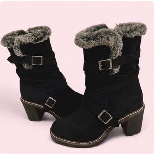 NWOB~Faux Fur Lined Strappy Buckle Boots